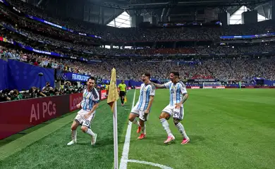 Soccer Football - FIFA World Cup 2026 - Round of 16 - Argentina v Egypt - Atlanta Stadium, Atlanta, Georgia, U.S. - July 7, 2026 Argentina's Lionel Messi celebrates scoring their second goal with Enzo Fernandez and Julian Alvarez IMAGN IMAGES via Reuters/Brett Davis